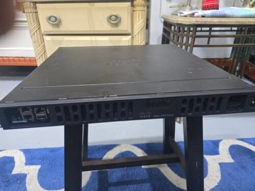 CISCO 4300. SERIE. Router de servicios integrados ISR4331 ISR4331/K9 V05 4331