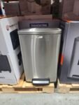 1d95638d7b24646e145b7c04016a91f562f0cbbf_TrashCans_453493_01.jpg