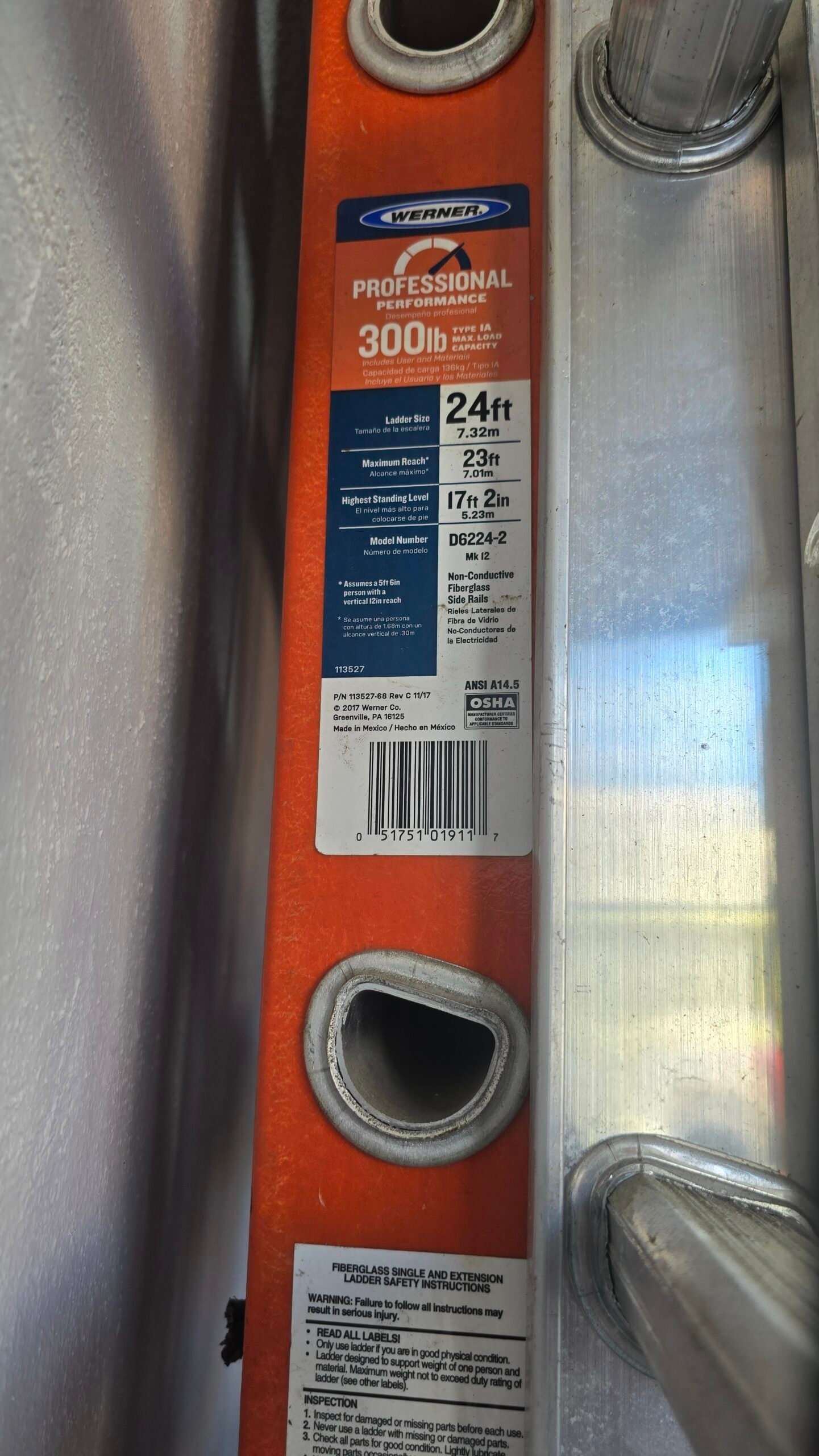 20241207_110050.jpg Escalera extensible de fibra de vidrio tipo IA de 24 pies con peldaños en D D6224-2