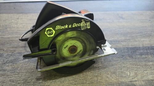 Sierra circular vintage Black & Decker 7308 7-1/4" NEGRA Y SILVER