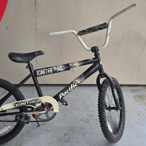 BICICLETA  20"  PACIFIC NEGRA Y BLANCO