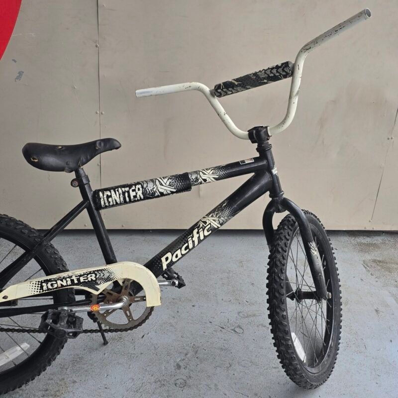 BICICLETA  20"  PACIFIC NEGRA Y BLANCO