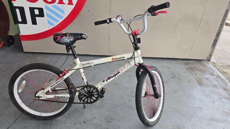 BICICLETA  20"  RAZOR ANGEL