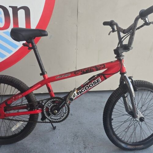 BICICLETA MONGOOSE 20" ROJA Y NEGRO RAVAGE