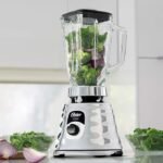 OSTER  3 Speed Chrome (Heavy Duty) Blender Black/Negra